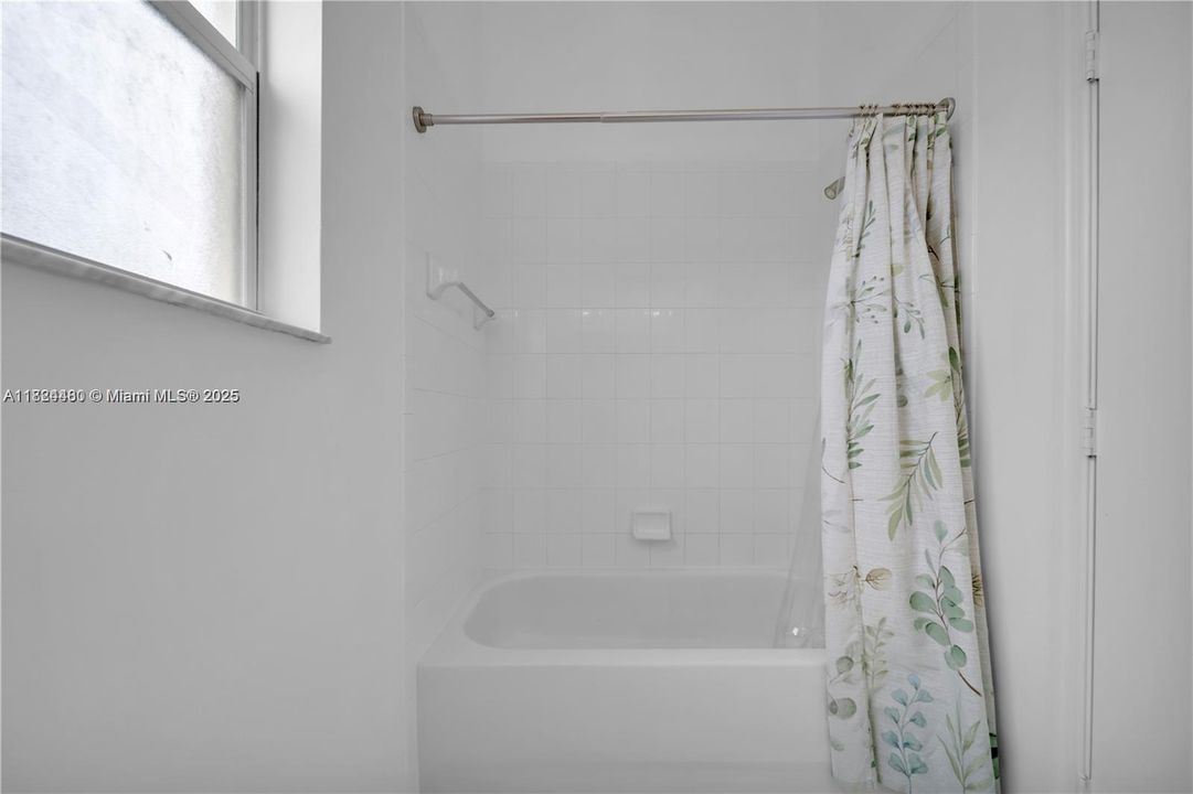 En Venta: $250,000 (3 camas, 2 baños, 0 Pies cuadrados)