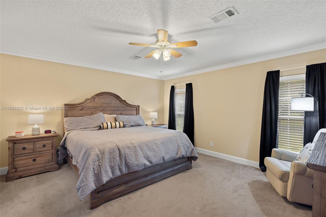 For Sale: $599,900 (4 beds, 2 baths, 2432 Square Feet)