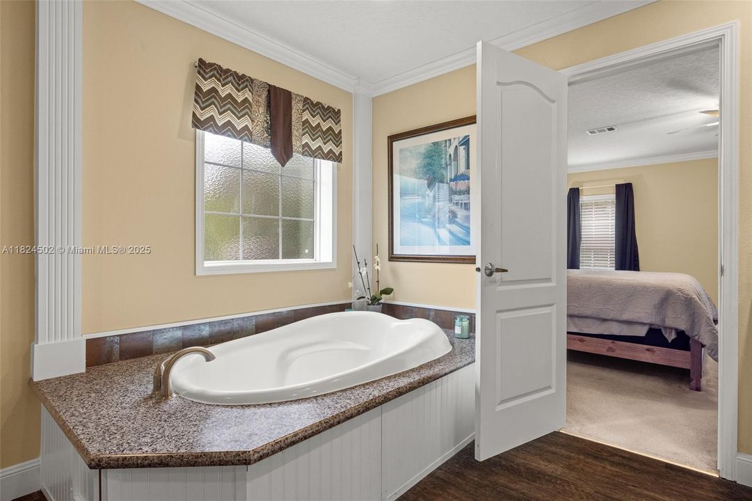 For Sale: $599,900 (4 beds, 2 baths, 2432 Square Feet)