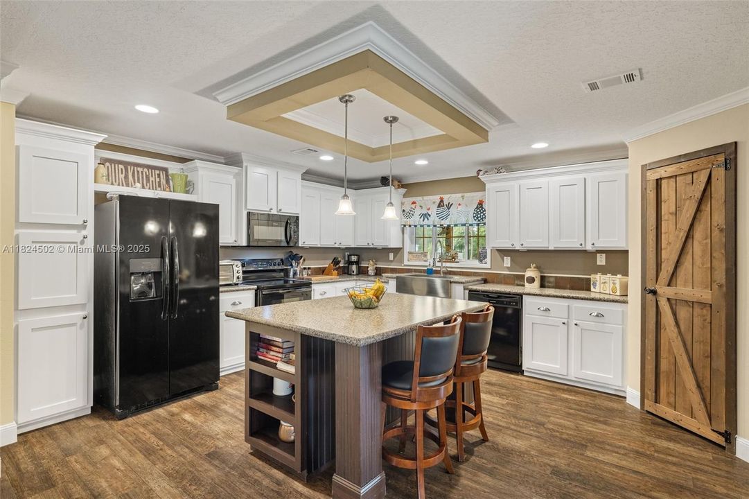 For Sale: $599,900 (4 beds, 2 baths, 2432 Square Feet)