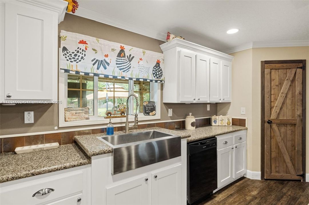 For Sale: $599,900 (4 beds, 2 baths, 2432 Square Feet)