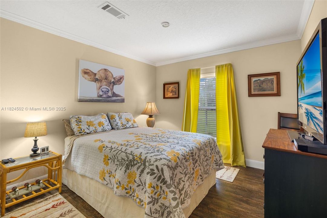 For Sale: $599,900 (4 beds, 2 baths, 2432 Square Feet)