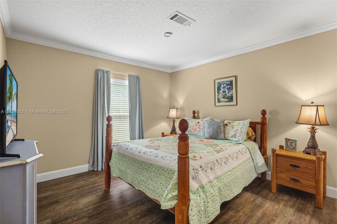 For Sale: $599,900 (4 beds, 2 baths, 2432 Square Feet)