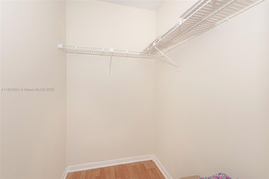 Vendido Recientemente: $389,000 (2 camas, 2 baños, 1030 Pies cuadrados)