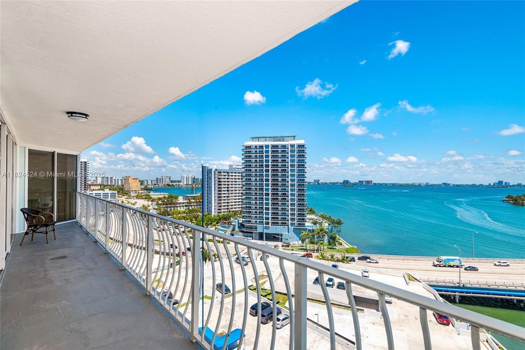 Vendido Recientemente: $389,000 (2 camas, 2 baños, 1030 Pies cuadrados)