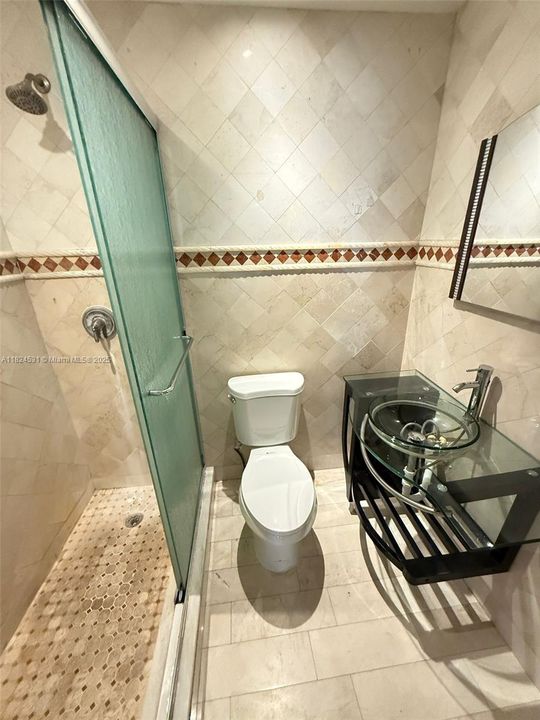 En Venta: $524,900 (3 camas, 2 baños, 1295 Pies cuadrados)