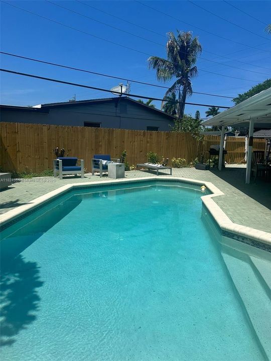 En Venta: $524,900 (3 camas, 2 baños, 1295 Pies cuadrados)