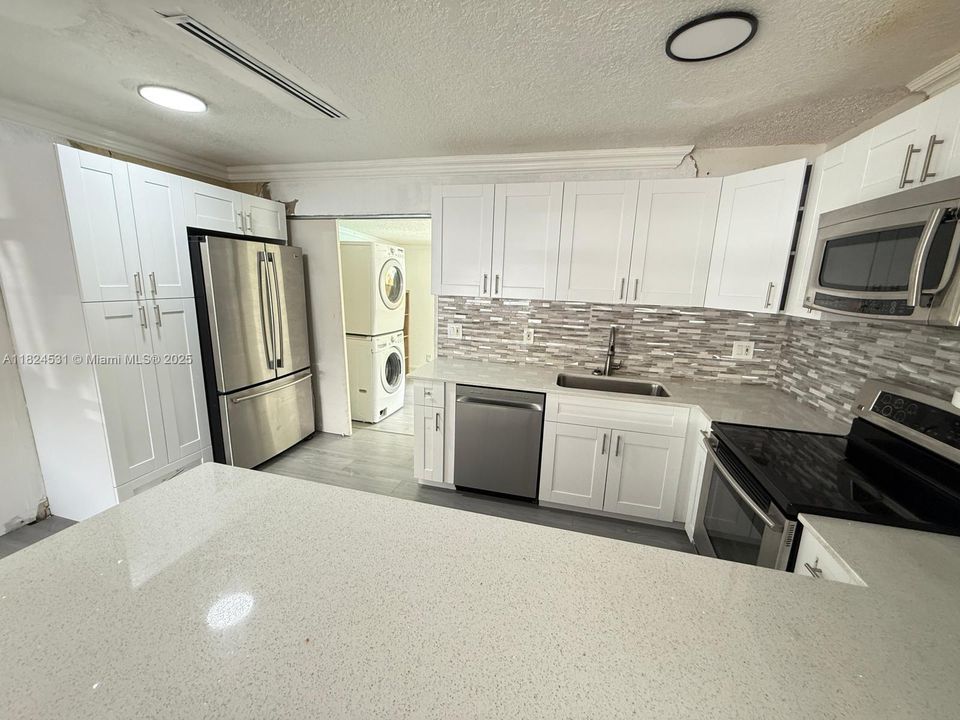 En Venta: $524,900 (3 camas, 2 baños, 1295 Pies cuadrados)