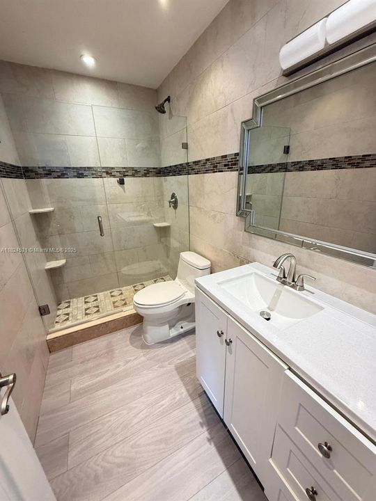 En Venta: $524,900 (3 camas, 2 baños, 1295 Pies cuadrados)