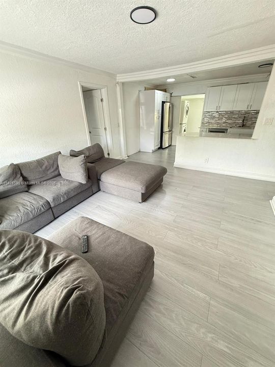 En Venta: $524,900 (3 camas, 2 baños, 1295 Pies cuadrados)