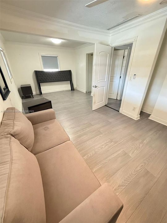 En Venta: $524,900 (3 camas, 2 baños, 1295 Pies cuadrados)