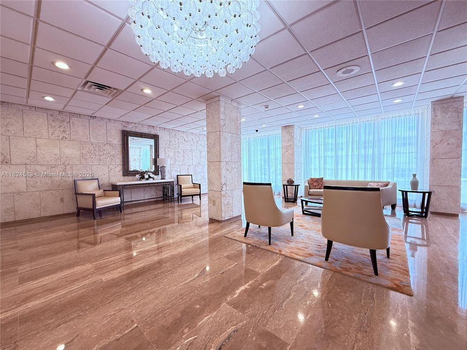 For Sale: $675,000 (2 beds, 2 baths, 1240 Square Feet)