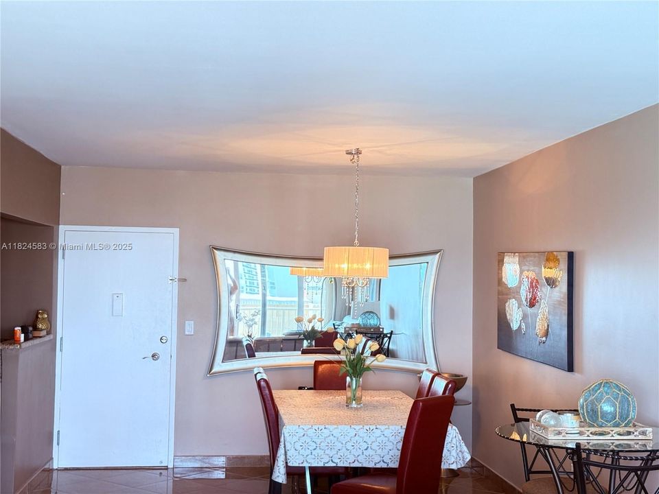 For Sale: $675,000 (2 beds, 2 baths, 1240 Square Feet)