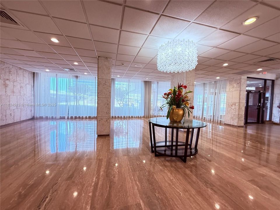 For Sale: $675,000 (2 beds, 2 baths, 1240 Square Feet)