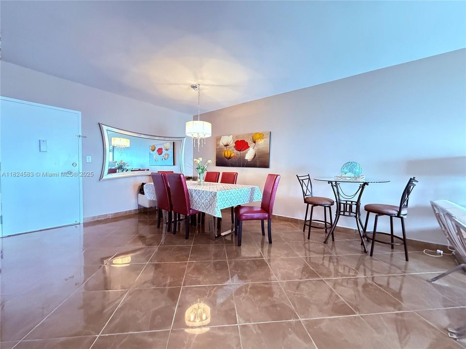 For Sale: $675,000 (2 beds, 2 baths, 1240 Square Feet)