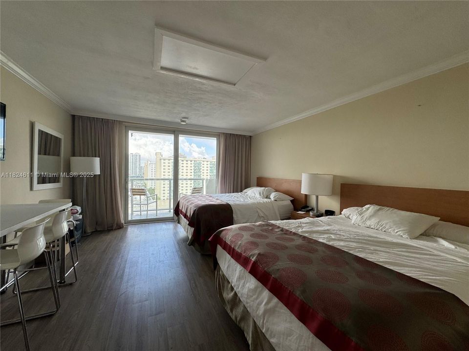 На продажу: $129,000 (0 спален, 1 ванн, 360 Квадратных фут)