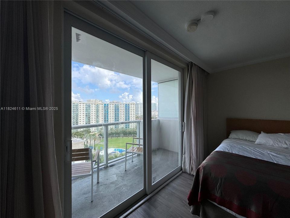 На продажу: $129,000 (0 спален, 1 ванн, 360 Квадратных фут)