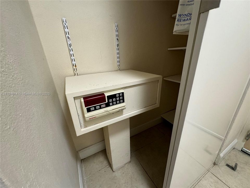 На продажу: $129,000 (0 спален, 1 ванн, 360 Квадратных фут)