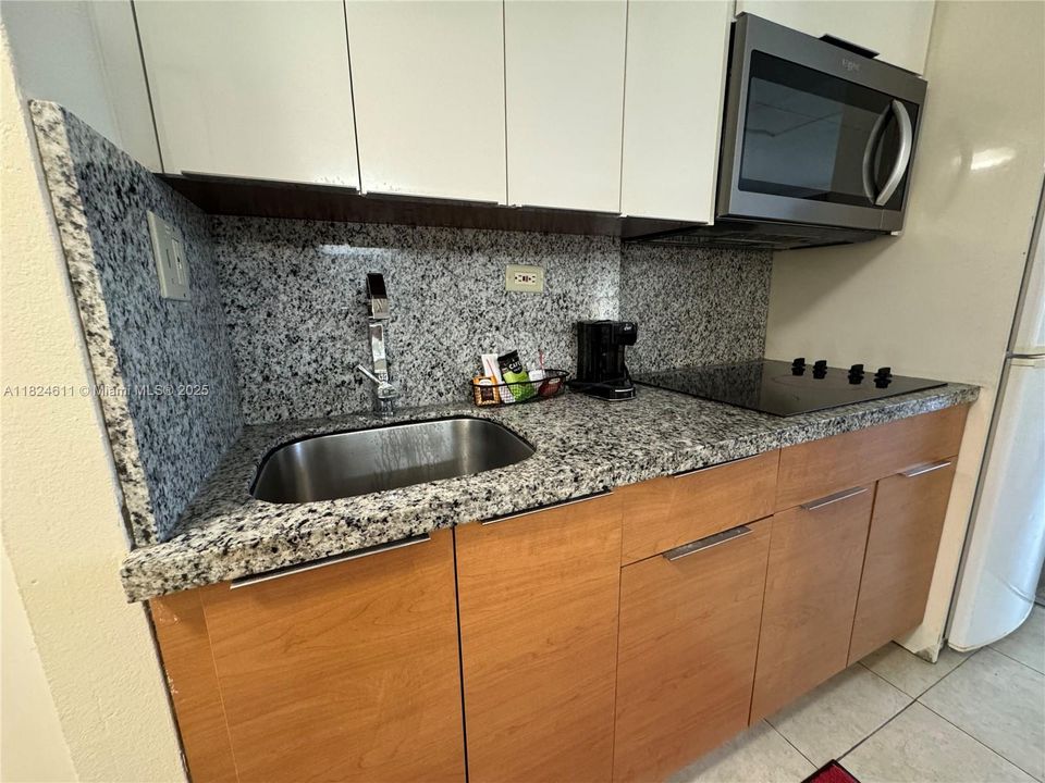 На продажу: $129,000 (0 спален, 1 ванн, 360 Квадратных фут)