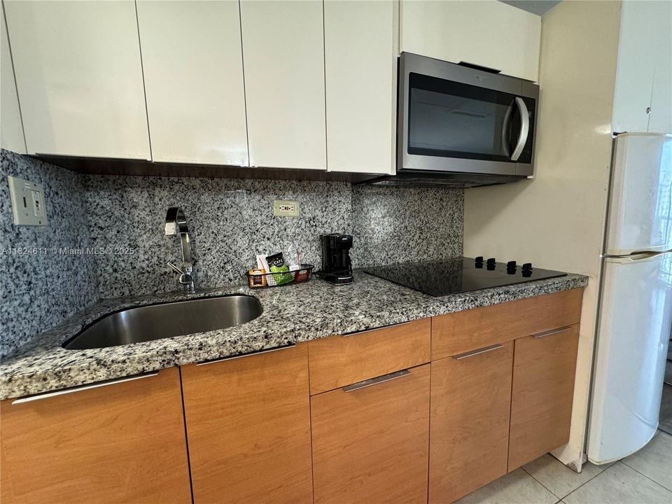 На продажу: $129,000 (0 спален, 1 ванн, 360 Квадратных фут)