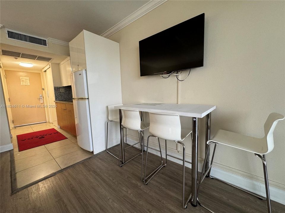 На продажу: $129,000 (0 спален, 1 ванн, 360 Квадратных фут)