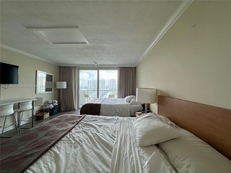 На продажу: $129,000 (0 спален, 1 ванн, 360 Квадратных фут)