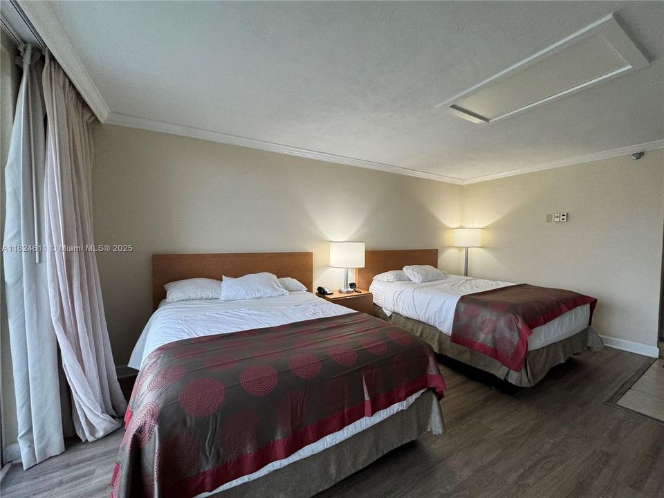 На продажу: $129,000 (0 спален, 1 ванн, 360 Квадратных фут)