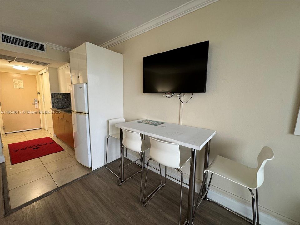 На продажу: $129,000 (0 спален, 1 ванн, 360 Квадратных фут)