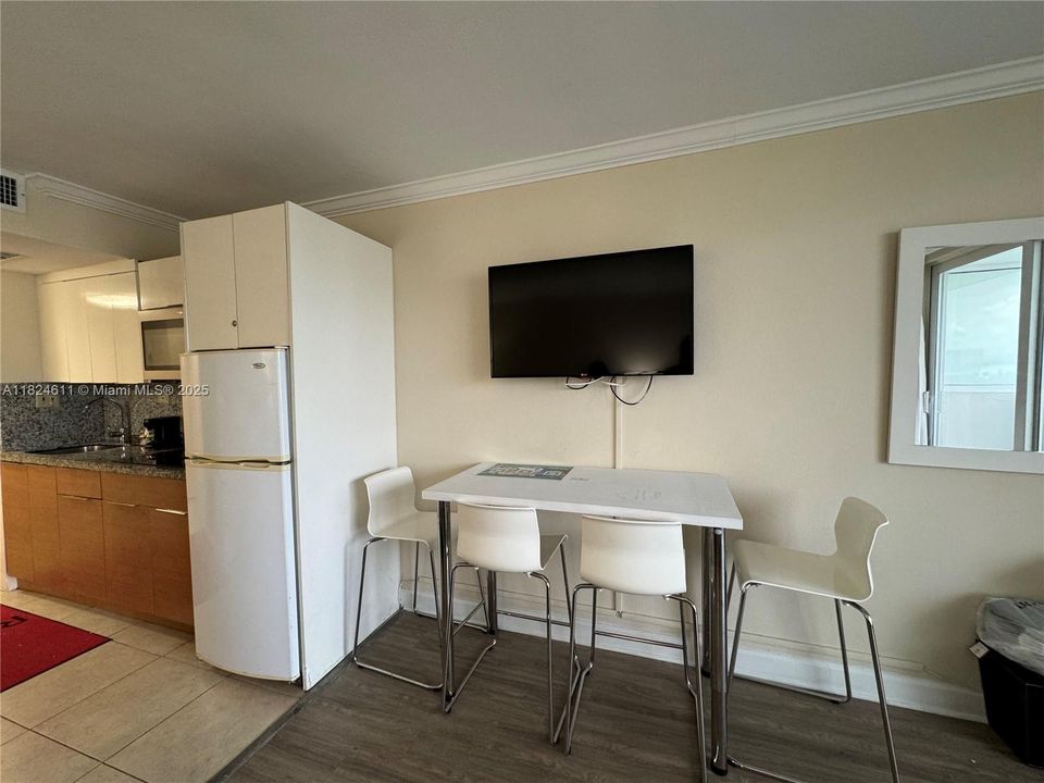 На продажу: $129,000 (0 спален, 1 ванн, 360 Квадратных фут)