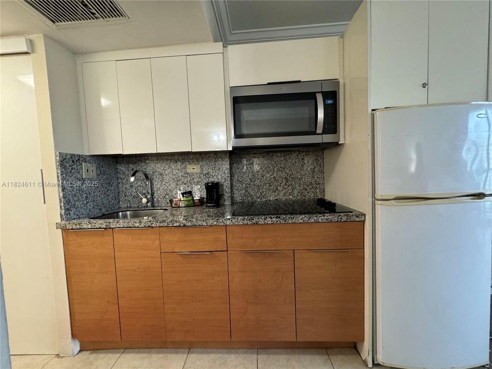 На продажу: $129,000 (0 спален, 1 ванн, 360 Квадратных фут)