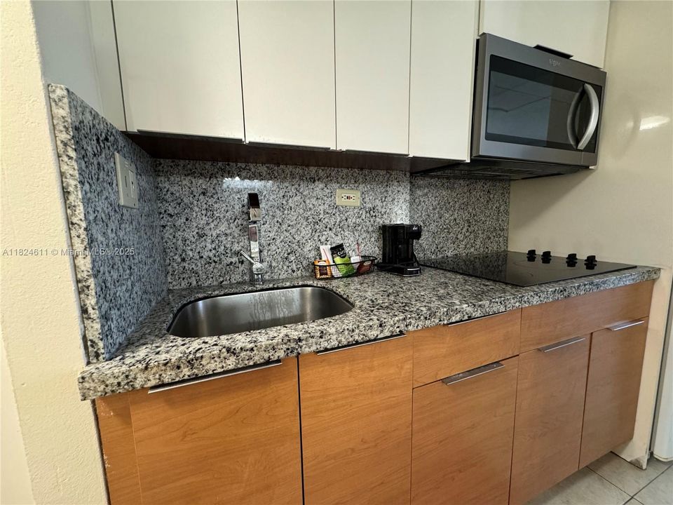 На продажу: $129,000 (0 спален, 1 ванн, 360 Квадратных фут)