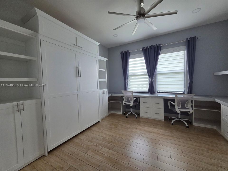 Recientemente alquilado: $3,950 (3 camas, 3 baños, 2635 Pies cuadrados)