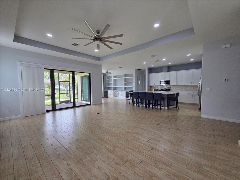 Recientemente alquilado: $3,950 (3 camas, 3 baños, 2635 Pies cuadrados)