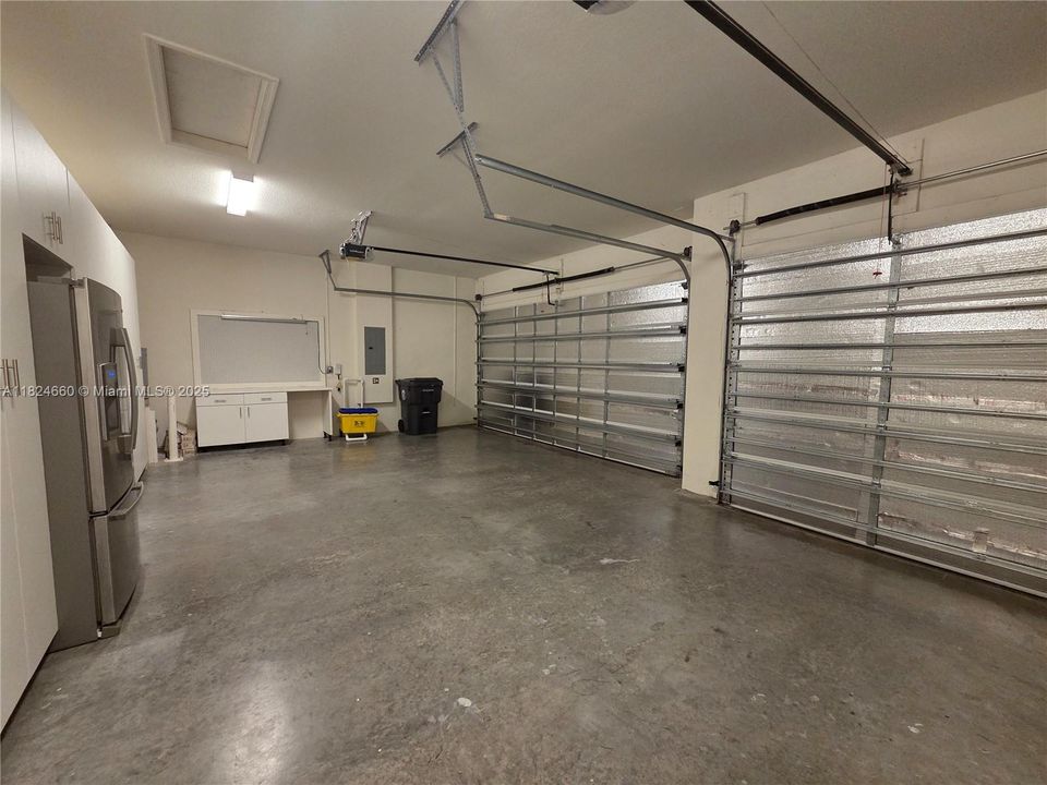 Recientemente alquilado: $3,950 (3 camas, 3 baños, 2635 Pies cuadrados)