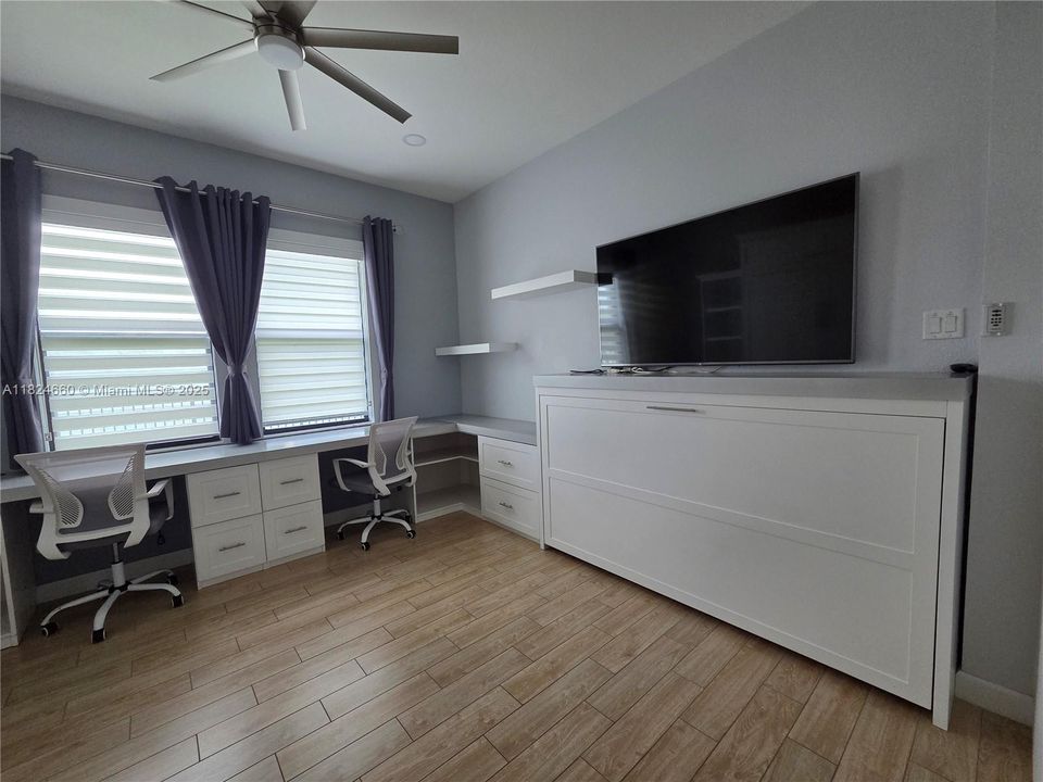 Recientemente alquilado: $3,950 (3 camas, 3 baños, 2635 Pies cuadrados)