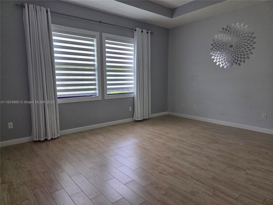 Recientemente alquilado: $3,950 (3 camas, 3 baños, 2635 Pies cuadrados)