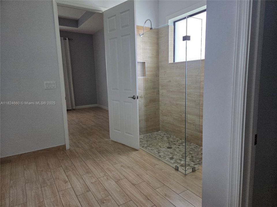 Recientemente alquilado: $3,950 (3 camas, 3 baños, 2635 Pies cuadrados)