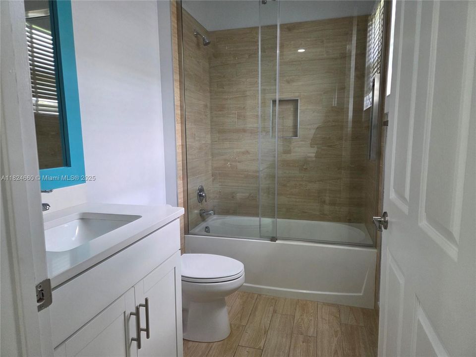 Recientemente alquilado: $3,950 (3 camas, 3 baños, 2635 Pies cuadrados)