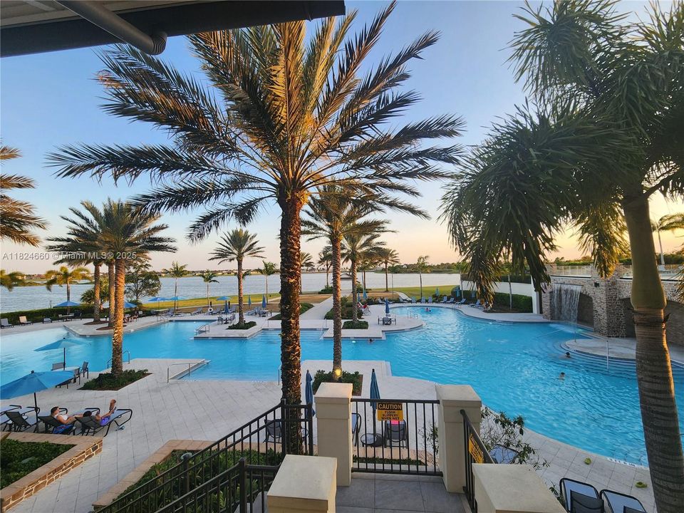 Recientemente alquilado: $3,950 (3 camas, 3 baños, 2635 Pies cuadrados)