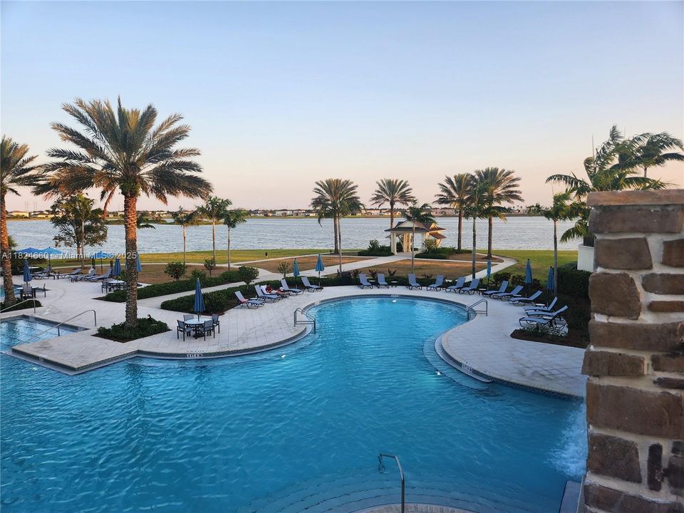 Recientemente alquilado: $3,950 (3 camas, 3 baños, 2635 Pies cuadrados)