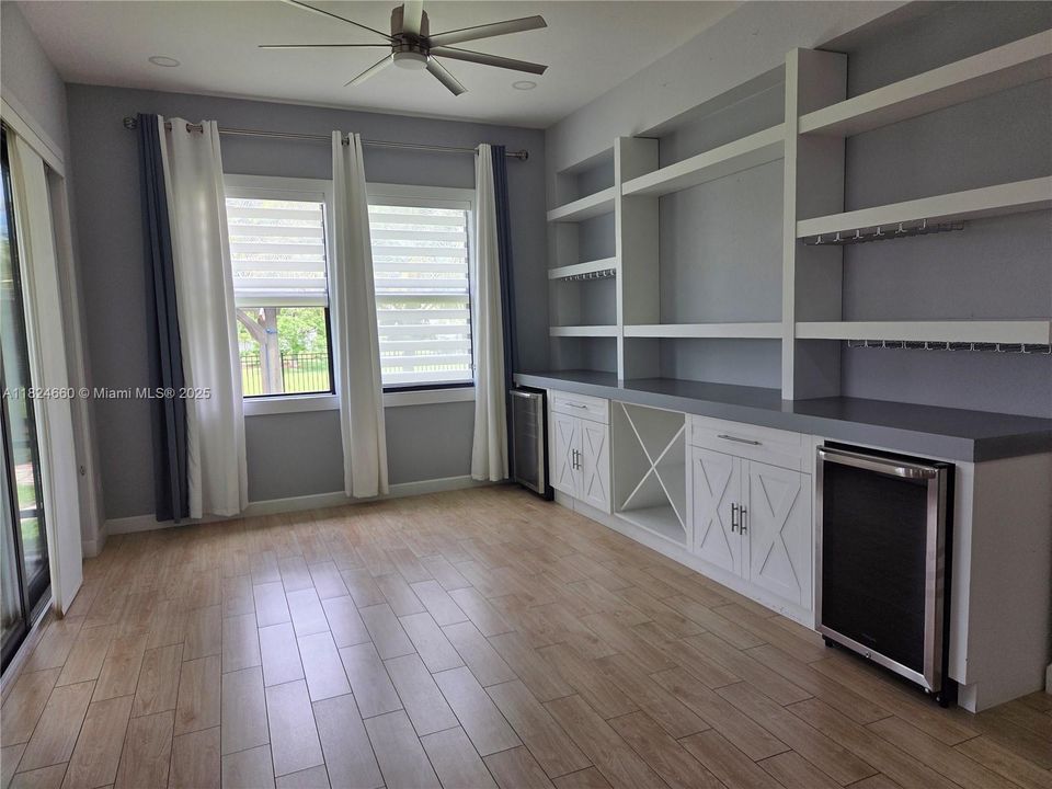 Recientemente alquilado: $3,950 (3 camas, 3 baños, 2635 Pies cuadrados)