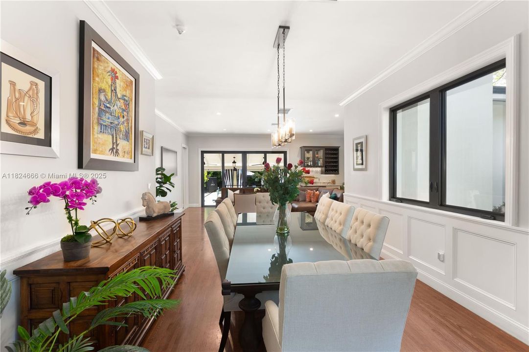 Recently Sold: $3,998,000 (5 beds, 4 baths, 3197 Square Feet)