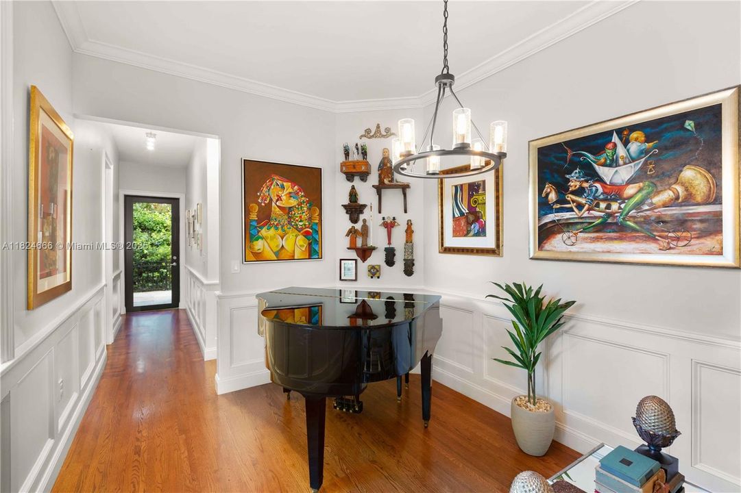 Recently Sold: $3,998,000 (5 beds, 4 baths, 3197 Square Feet)