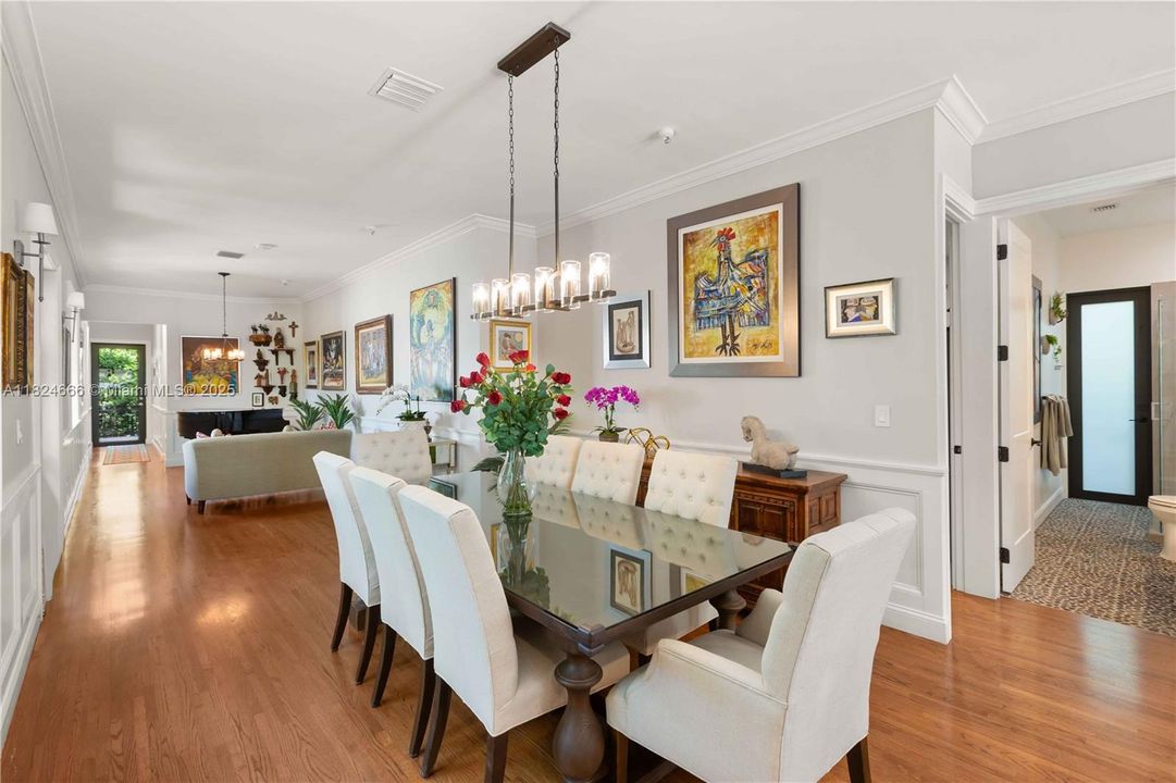 Recently Sold: $3,998,000 (5 beds, 4 baths, 3197 Square Feet)