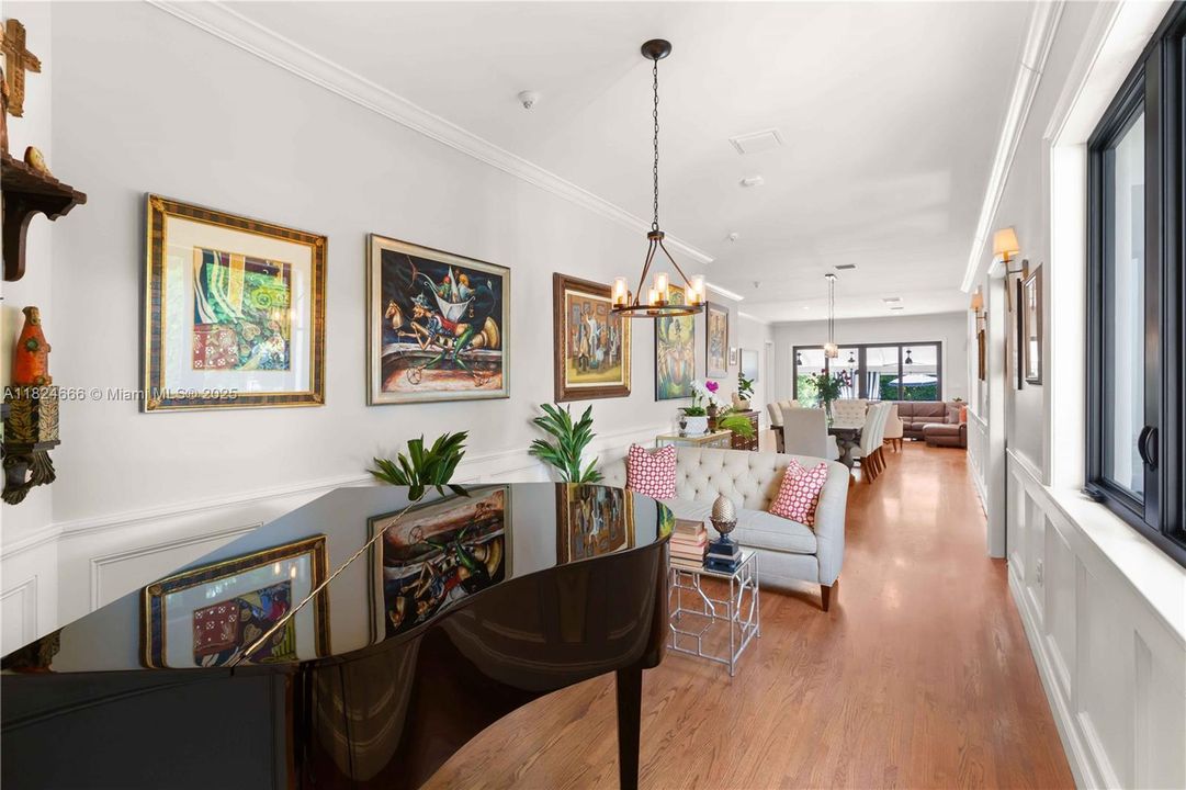 Recently Sold: $3,998,000 (5 beds, 4 baths, 3197 Square Feet)