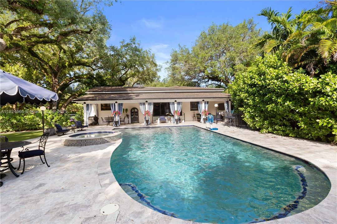 Recently Sold: $3,998,000 (5 beds, 4 baths, 3197 Square Feet)