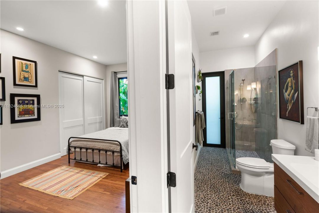 Recently Sold: $3,998,000 (5 beds, 4 baths, 3197 Square Feet)