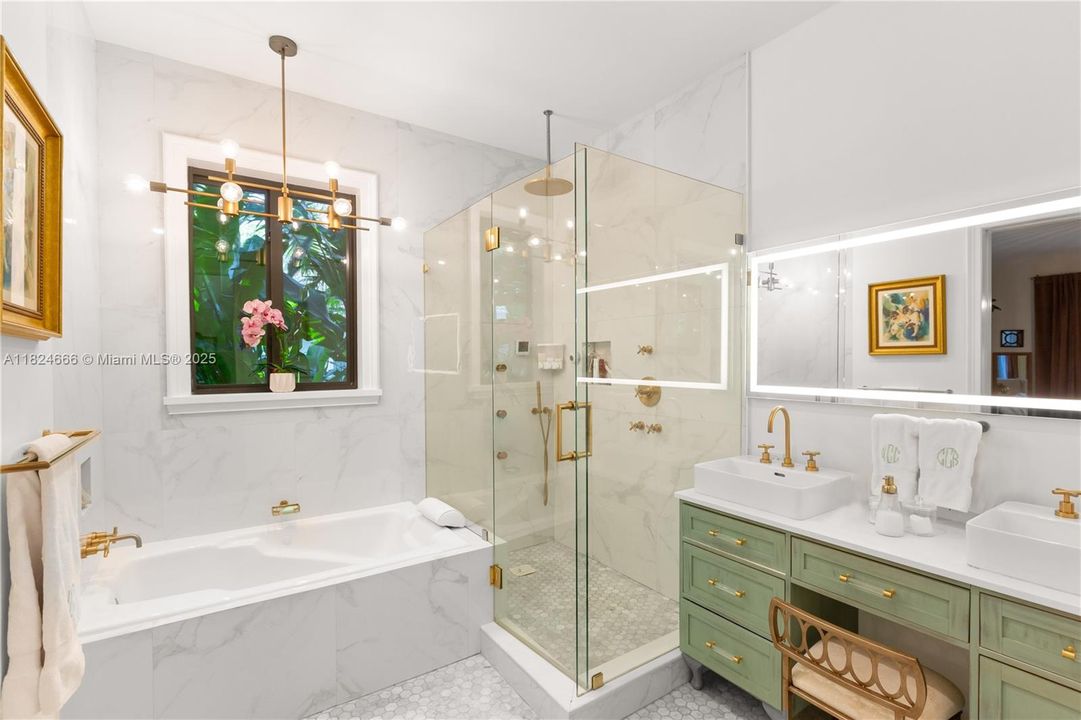 Recently Sold: $3,998,000 (5 beds, 4 baths, 3197 Square Feet)