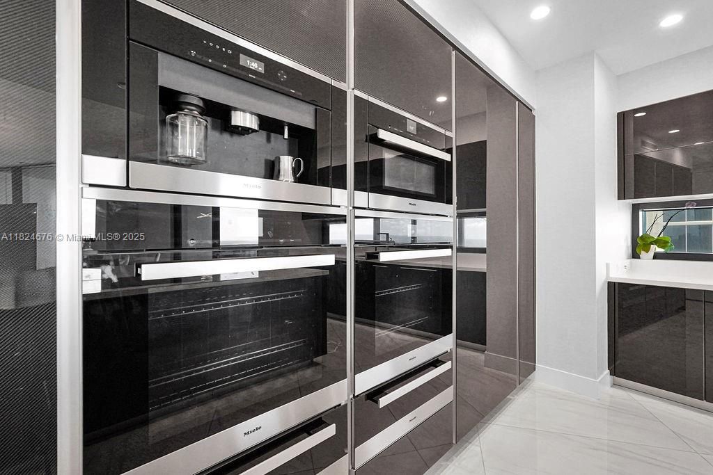 На продажу: $4,299,000 (3 спален, 4 ванн, 3171 Квадратных фут)