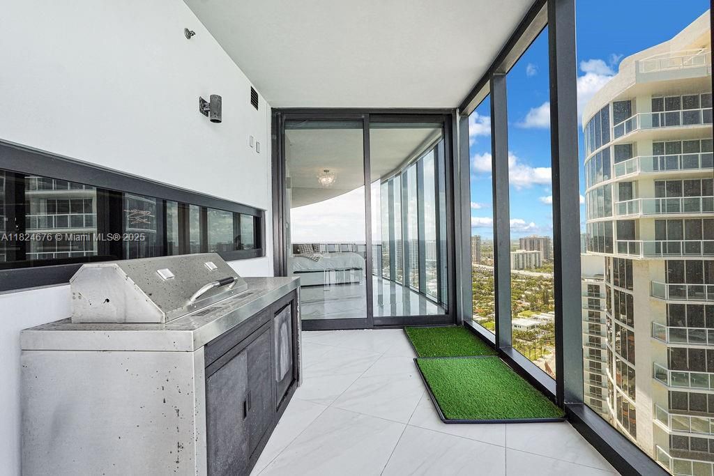 На продажу: $4,299,000 (3 спален, 4 ванн, 3171 Квадратных фут)